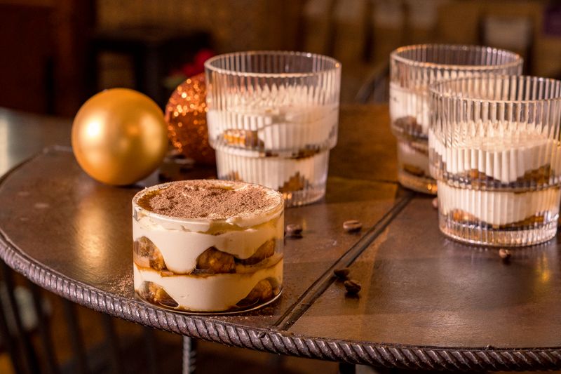 Klassisches Tiramisu mit Mascarpone und Espresso